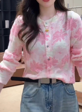 2026年春季新款小众粉色印花针织开衫女时尚温柔显瘦长袖防晒上衣