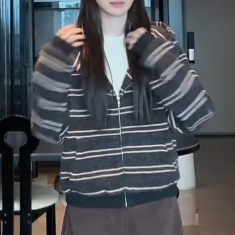 韩系宽松慵懒风休闲条纹针织连帽卫衣女秋冬新款长袖百搭外套上衣