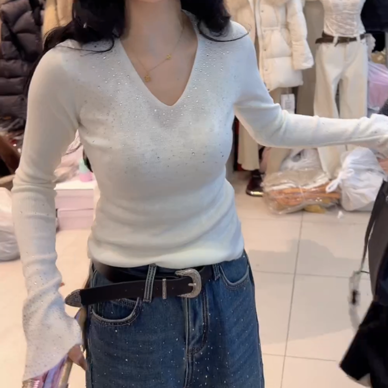 韩系白色V领绝美烫钻针织长袖内搭打底衫女秋冬修身显瘦软糯上衣