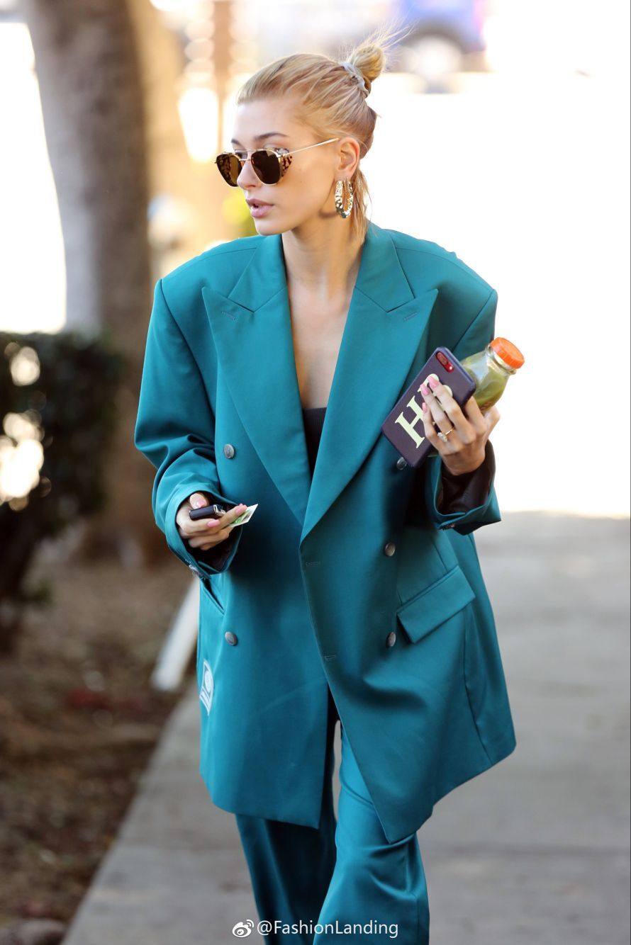 hailey抖音同款23女时尚宽松显瘦双排扣湖蓝色扣西装长裤二件套装