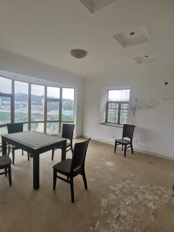 【荔景山庄】被执行人黄英名下位于东莞市樟木头镇荔景山庄荔景湾琥珀阁六楼D室的不动产