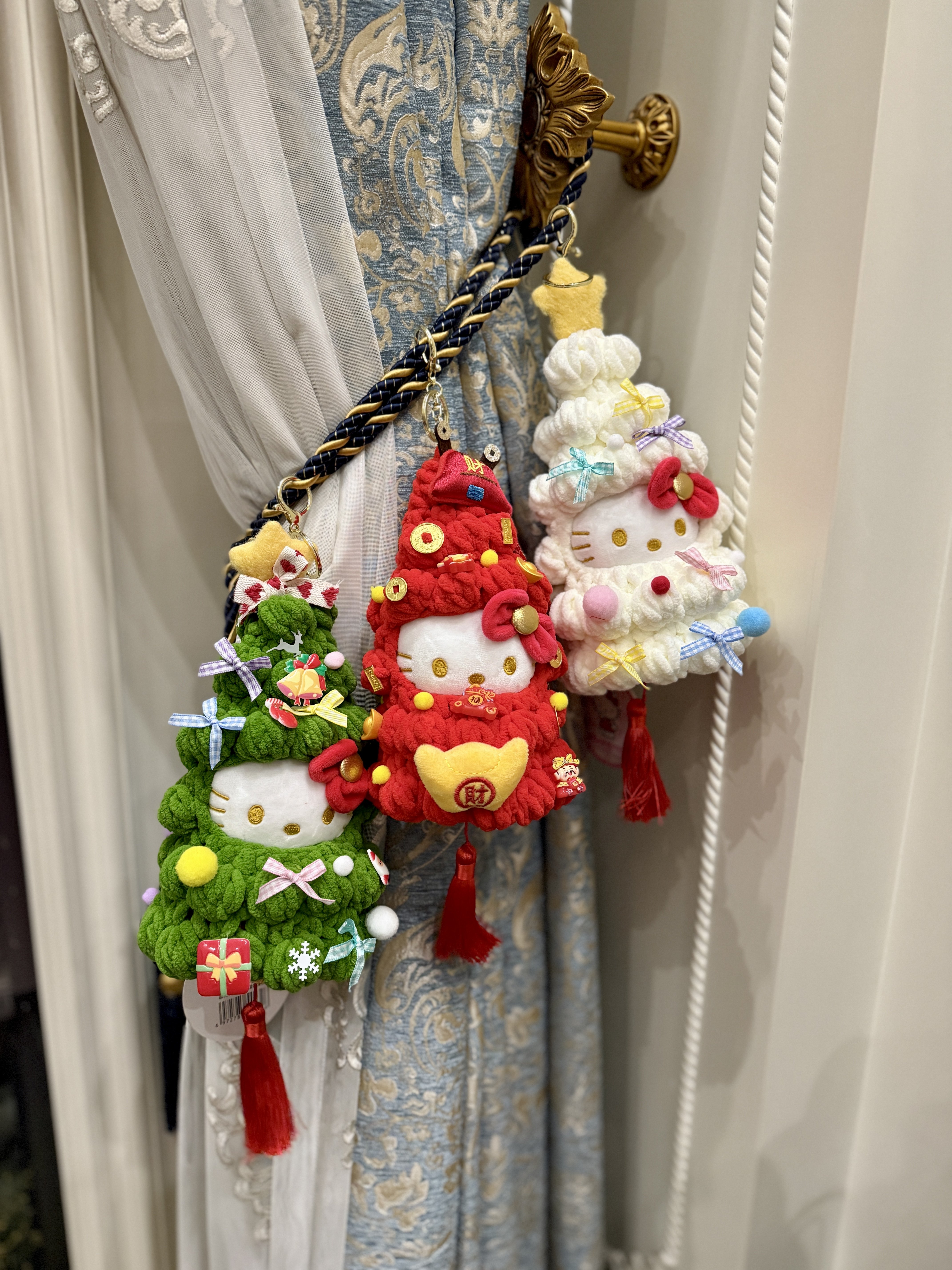 hellokitty圣诞树蝴蝶结手工钩织摆件圣诞节场景布置桌面装饰成品