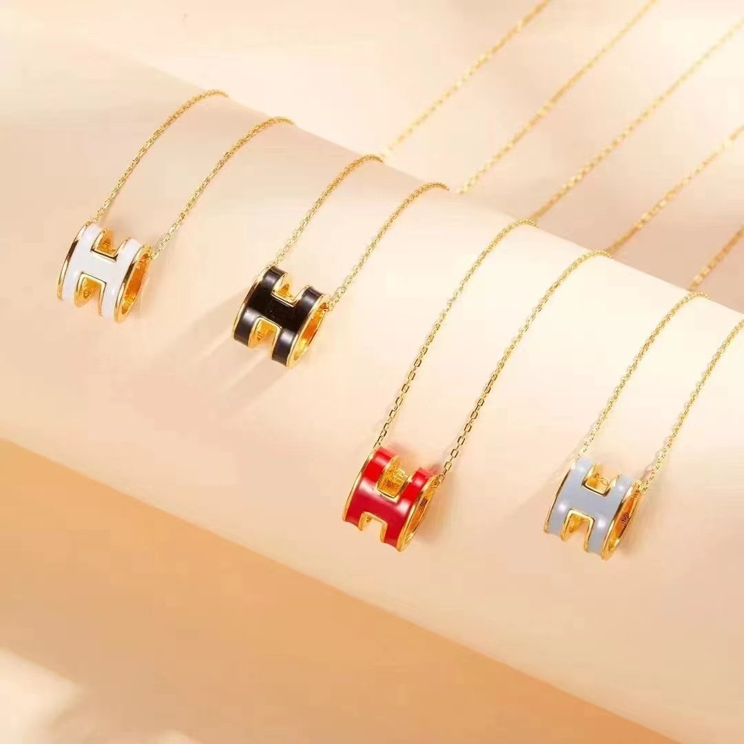 通体18K金迷你H字母锁骨吊坠白搭日常au750黄金色带证书