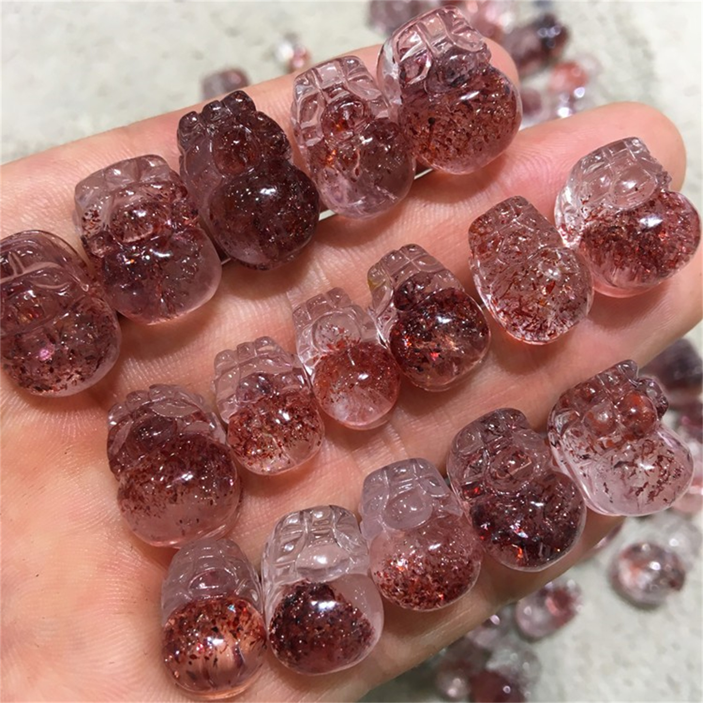 捡漏天然超七金草莓晶貔貅吊坠黑加仑红草莓晶水晶貔貅挂件项坠