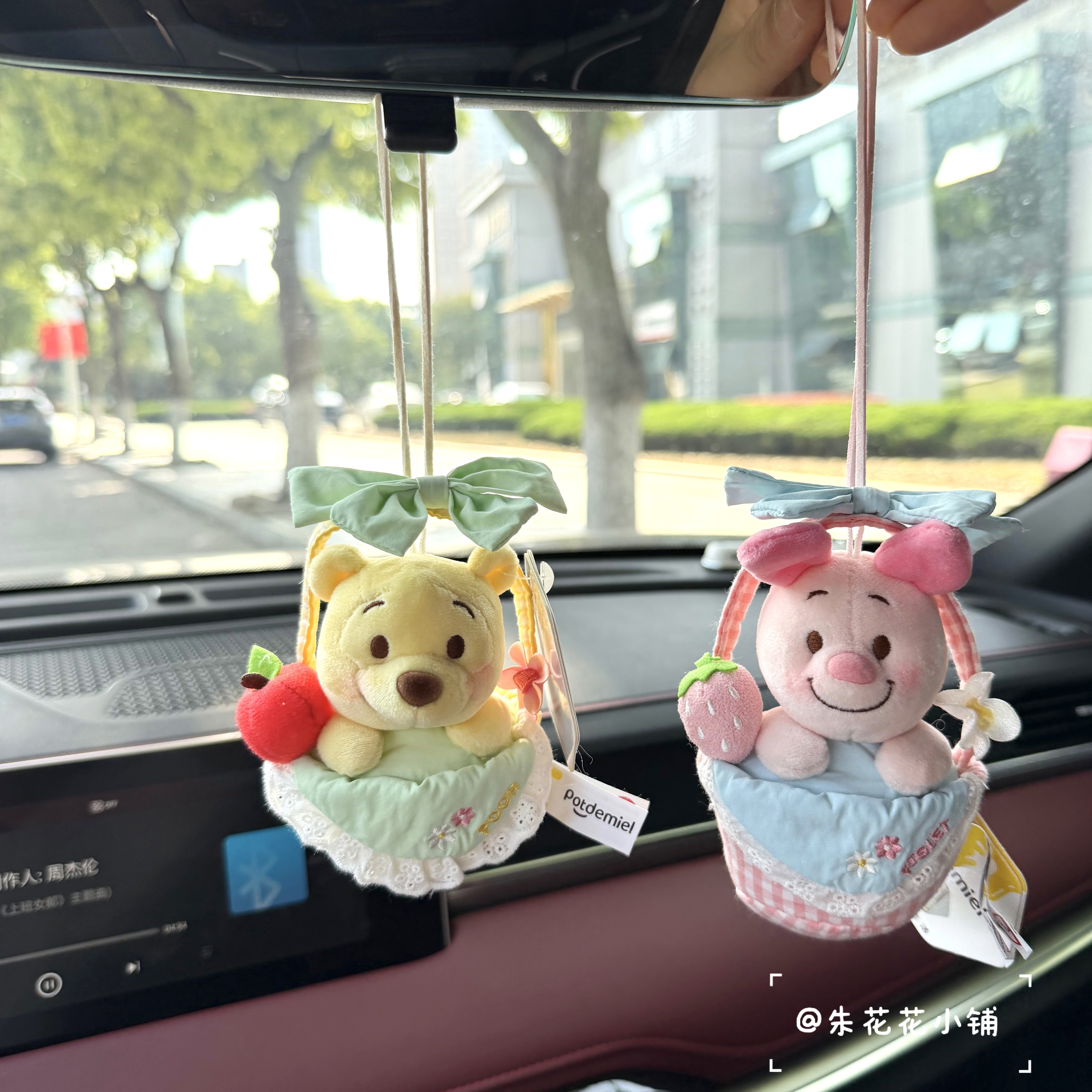 正版春日限定米奇维尼汽车挂件可爱车载后视镜挂饰车内装饰品送礼