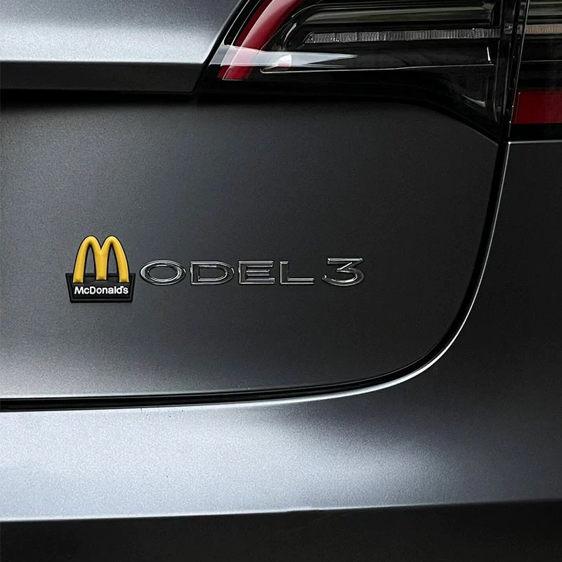特斯拉麦当劳车标宝马m车贴马自达改装搞笑字贴纸高级感创意个性