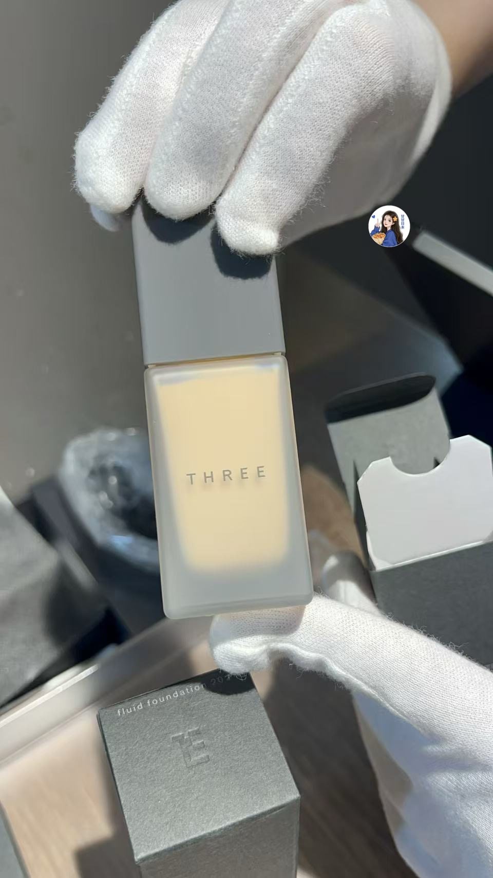 ins网红款 日本THREE 自然植物 素肌陶瓷轻盈粉底液30ml粉霜