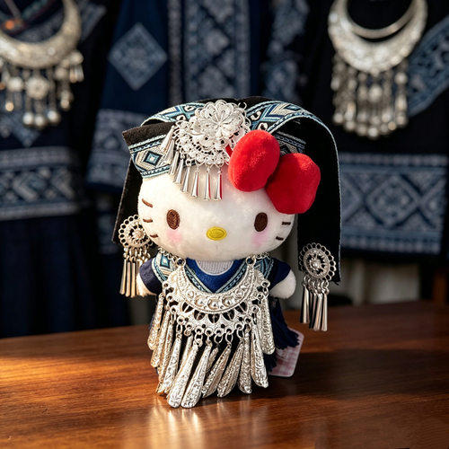 正版苗疆少女hellokitty包包挂件kt猫毛绒玩偶钥匙扣闺蜜礼物