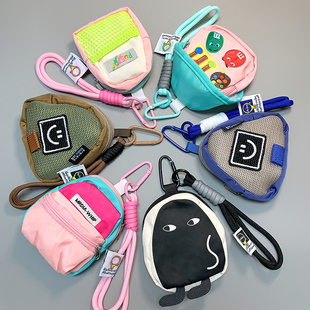 新款创意三角迷你零钱包高级感网红手机挂绳短款防丢失固定卡片便携户外挂件登山扣耳机收纳小包包水杯短挂链