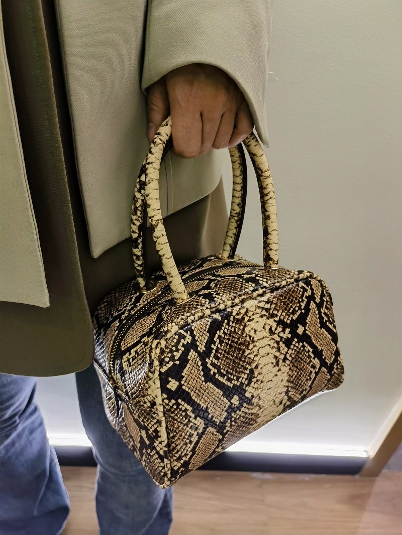 2024小众新款真皮手提包头层牛皮蛇纹包欧美潮流小方包方形女包