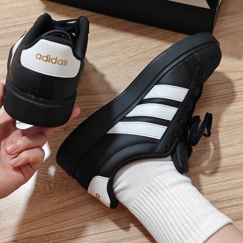 Adidas阿迪达斯运动休闲板鞋