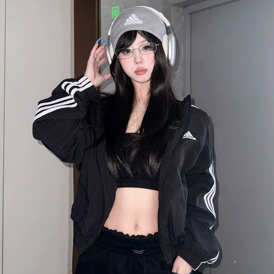 阿迪达斯女黑色三条杠夹克秋季