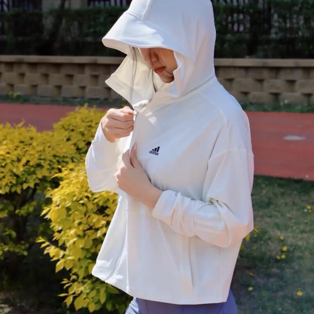 阿迪达斯夏季运动风穿搭舒适百搭