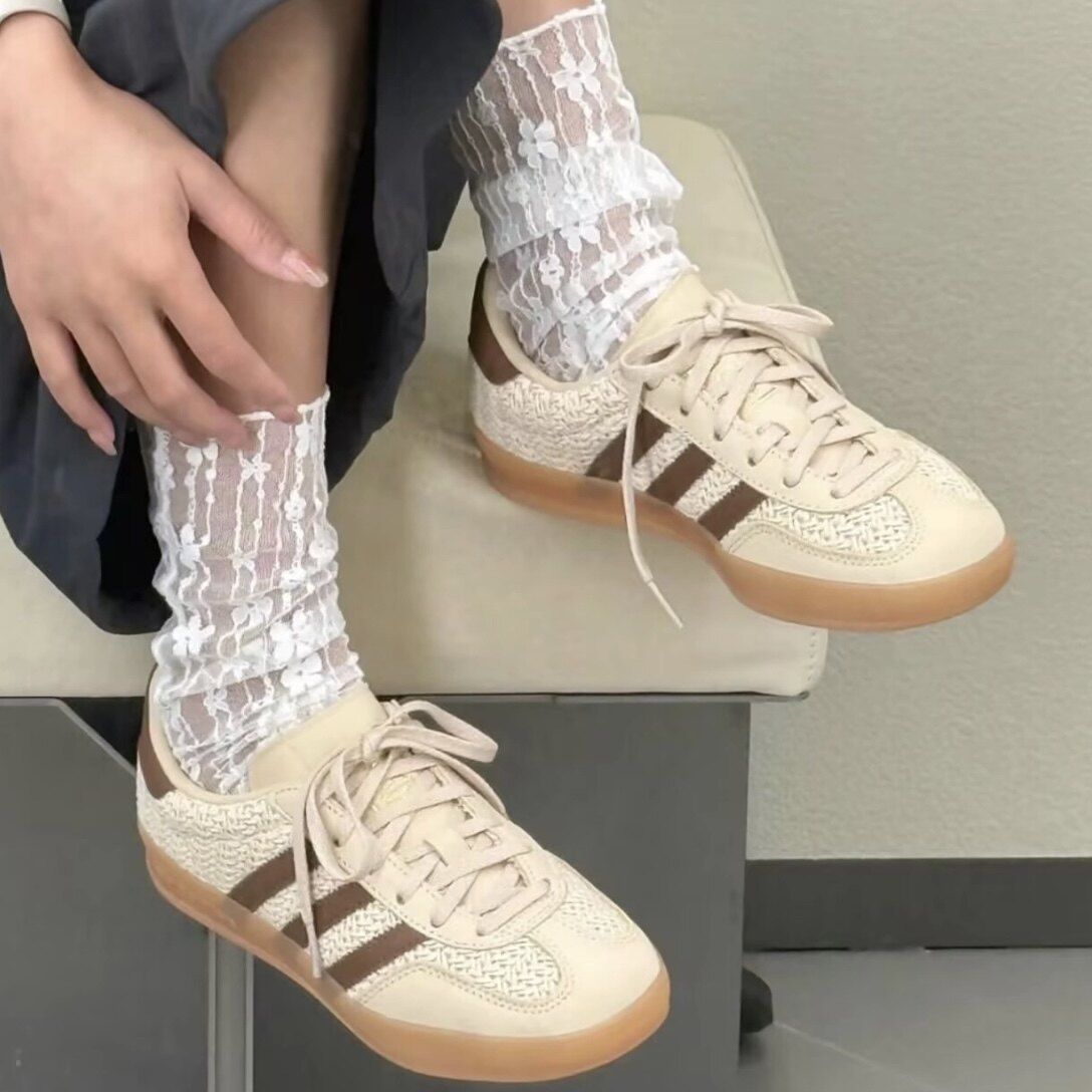 Adidas阿迪达斯女子编织网面百搭舒适透气低帮板鞋JS1418