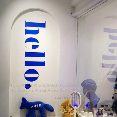 hello英文字母墙贴纸克莱因蓝色奶茶咖啡服装店玻璃门橱窗装饰