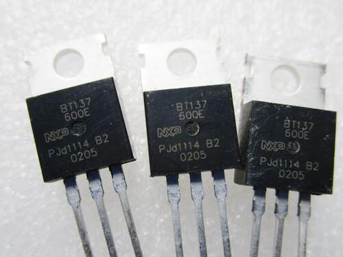 BT137-600E BT137 双向可控硅 8A/600V TO-220 进口NXP