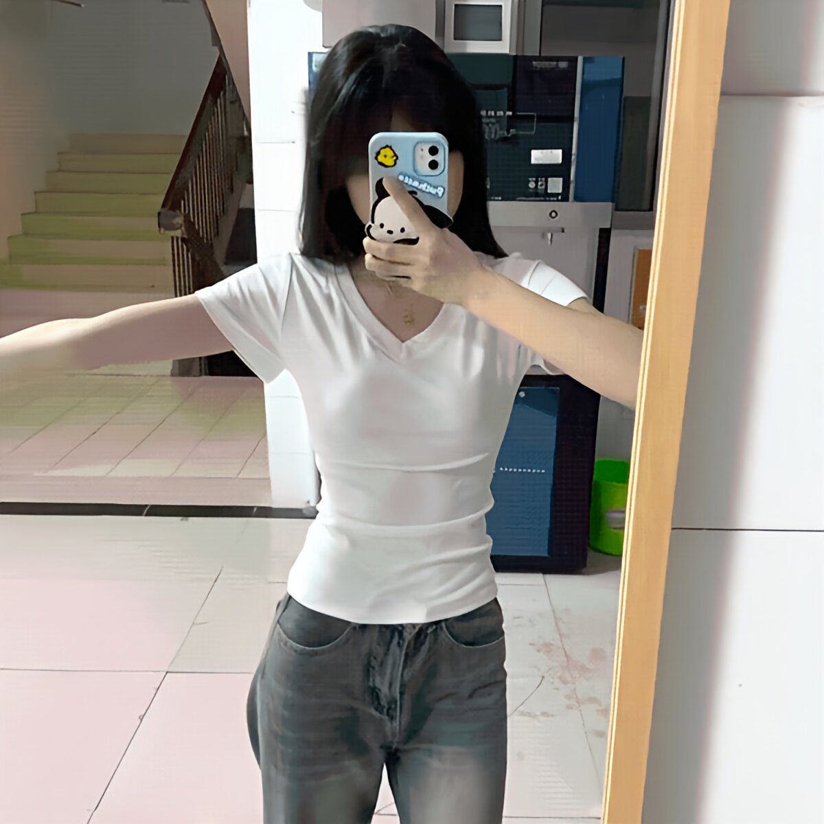 小个子正肩v领短袖t恤女夏季常规款内搭修身设计感别致绝美上衣潮