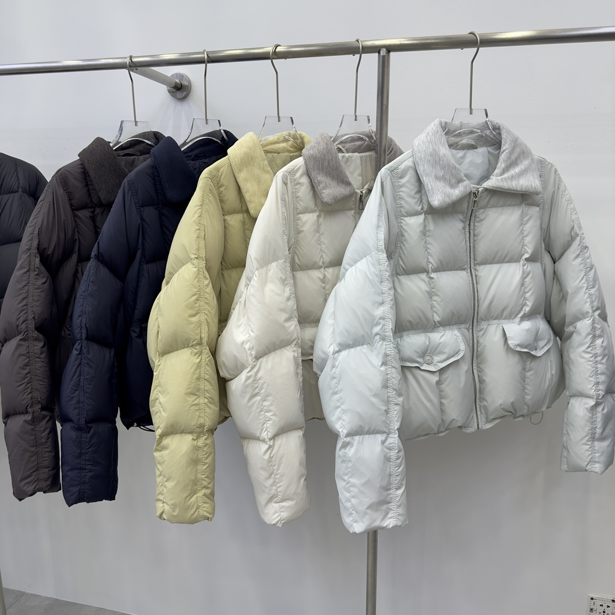 MOM新韩系翻领设计感修身短款保暖羽绒服外套2511