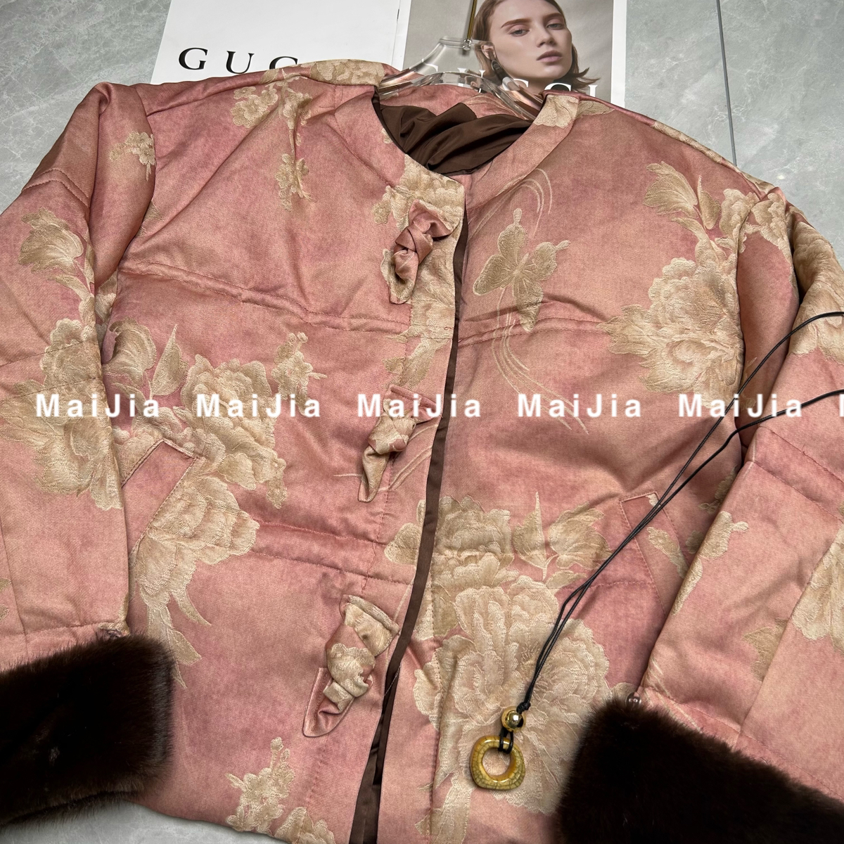 MOM冬上新新中式国风水貂毛拼接保暖羽绒服外套C40