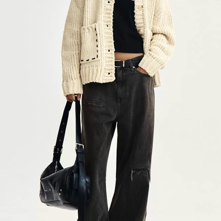 C.wei / 欧弟娜-冬上新森系翻领设计感厚实刺绣保暖毛衣180903