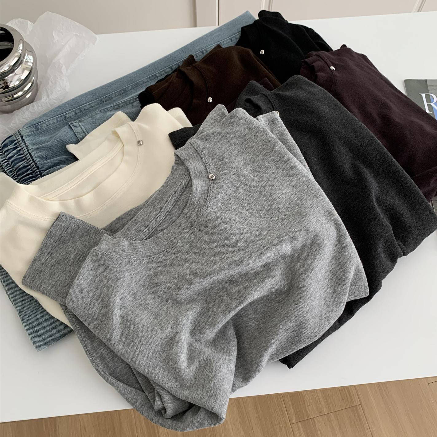 糯叽叽慕斯绒钉扣长袖T恤打底衫