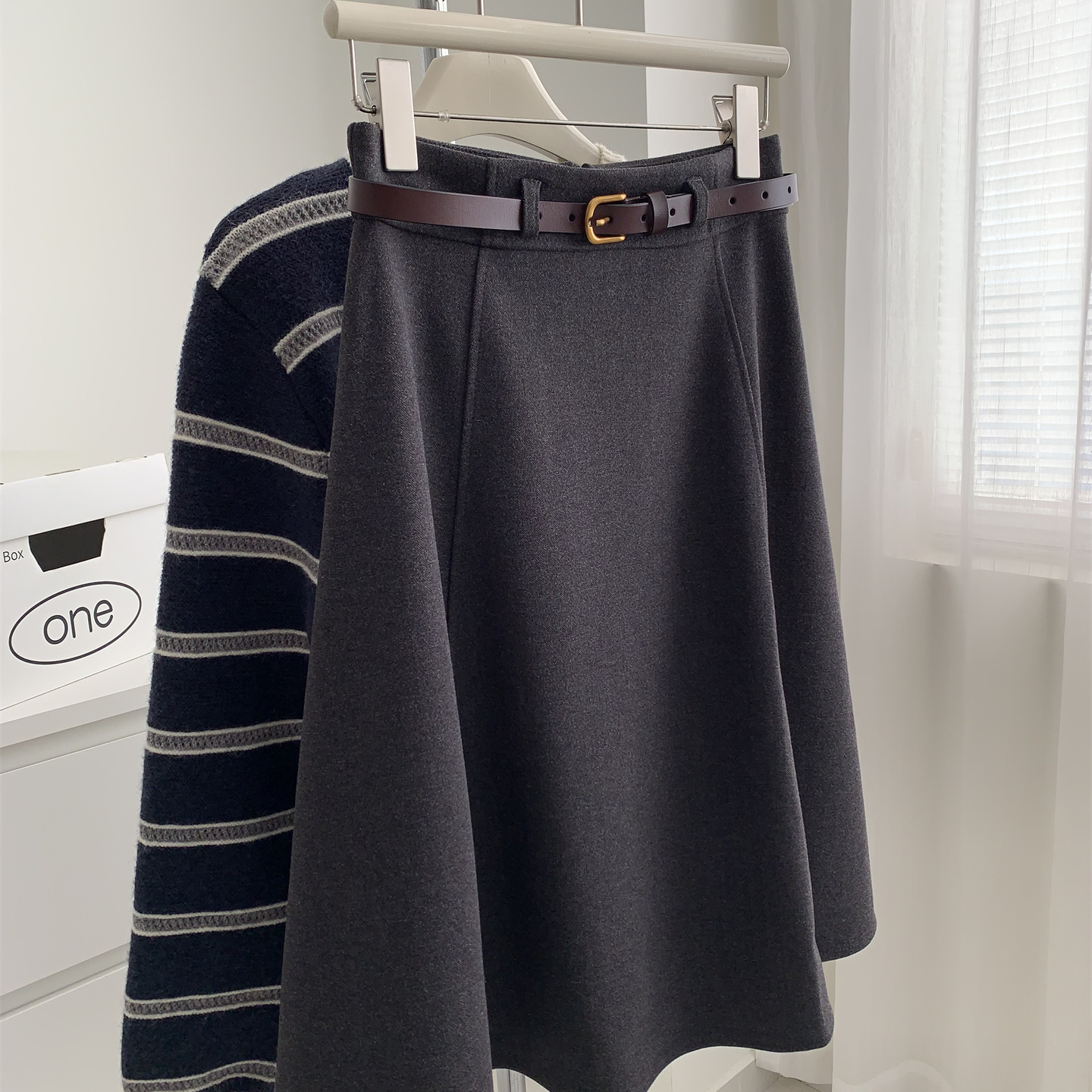 秋冬加厚深灰色高腰A字毛呢伞裙