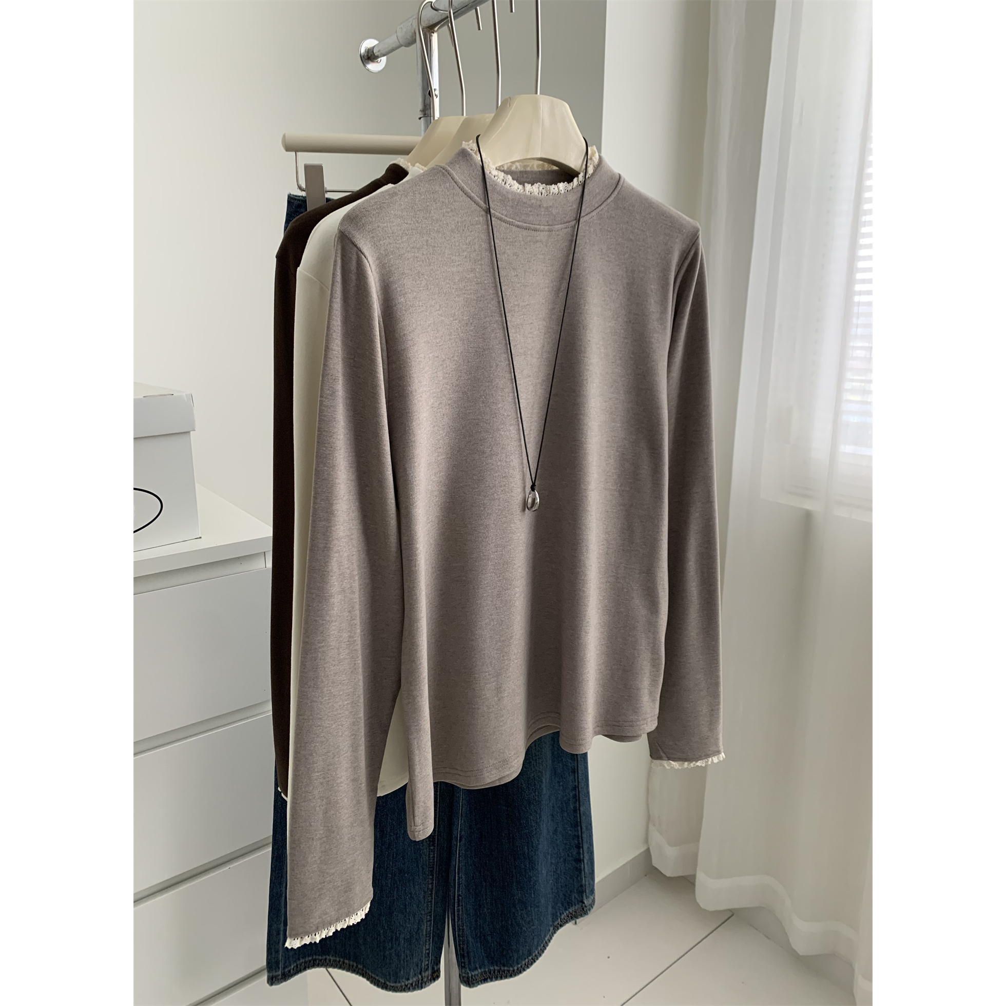 蕾丝花边立领德绒打底衫