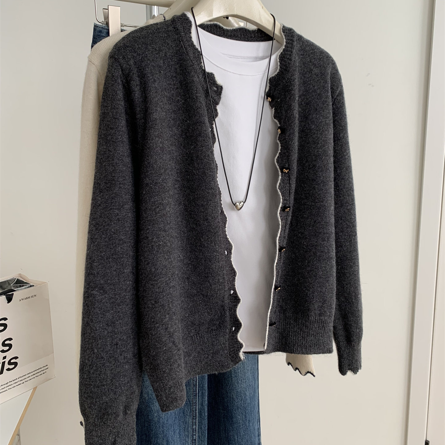 浣熊绒花边圆领羊毛针织开衫