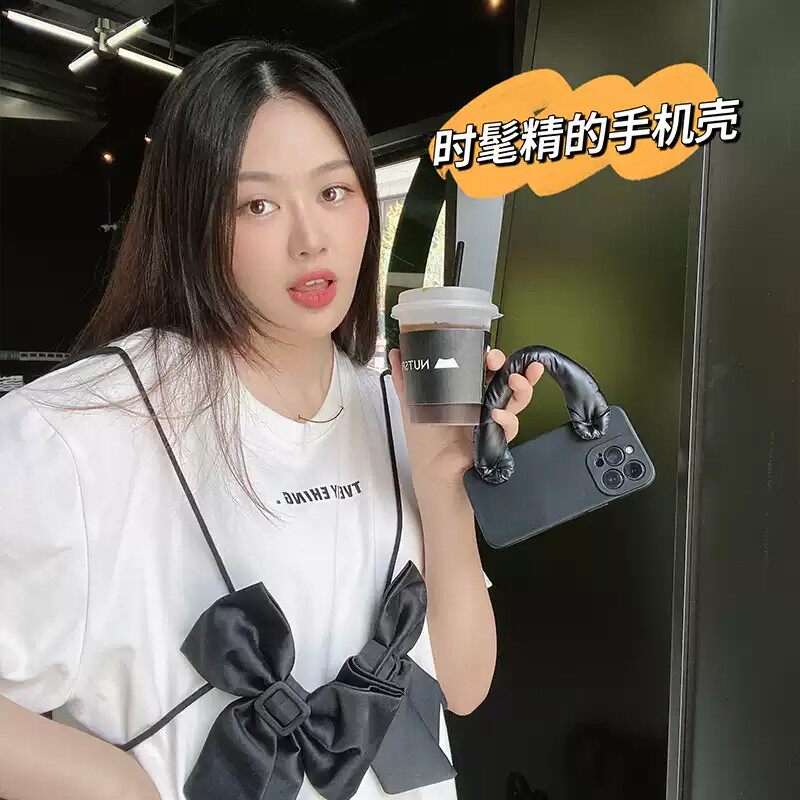 时尚个性原创适用苹果17promax手机壳16plus便携手拎腕带iPhone15/14/13/12pro高级感华为Mate70Pro女保护套