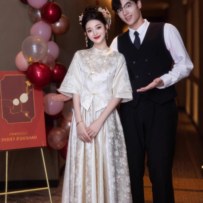香槟色订婚旗袍敬酒服新娘2025夏季款新中式结婚礼服连衣裙套装女