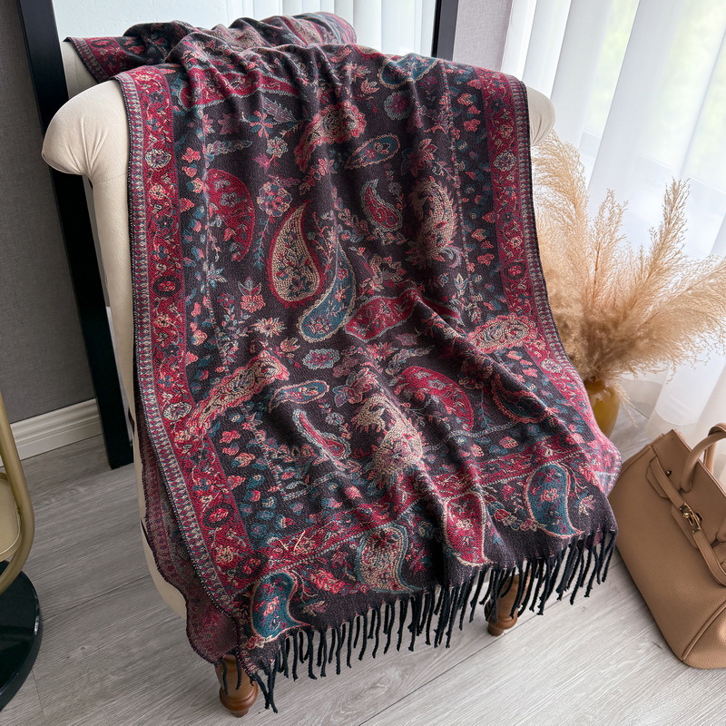 新疆川藏穿搭旅游拍照腰果民族风仿羊绒披肩度假外搭复古流苏围巾