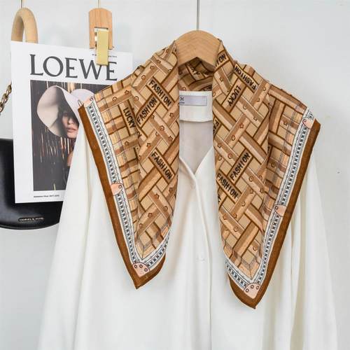 韩版时尚百搭丝巾小方巾女秋冬季搭配衬衫气质小领巾棉麻护颈围巾