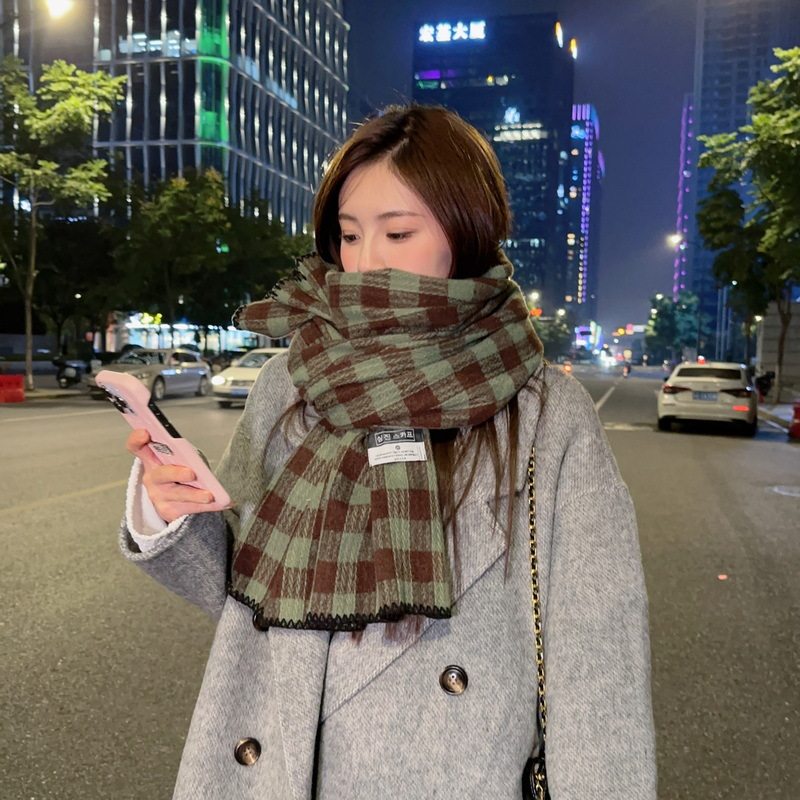 新款包边绿色格子时尚韩版仿羊绒围巾冬季保暖披肩黑边方格毯子