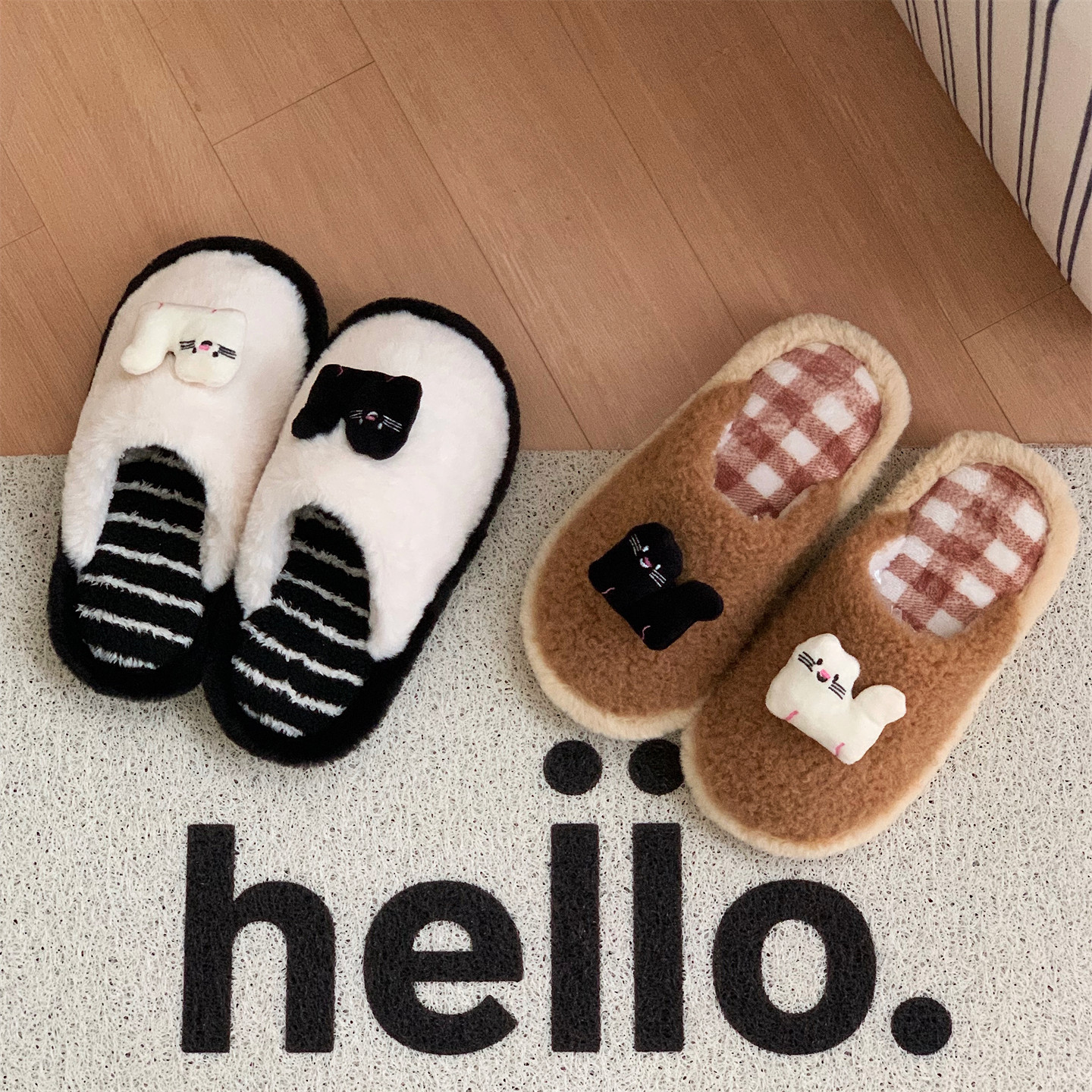 细细条个性新款黑白小猫棉拖鞋