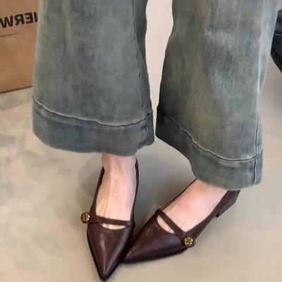 尖头单鞋女2025新款春季山茶花棕色复古粗中跟小个子内增高玛丽珍