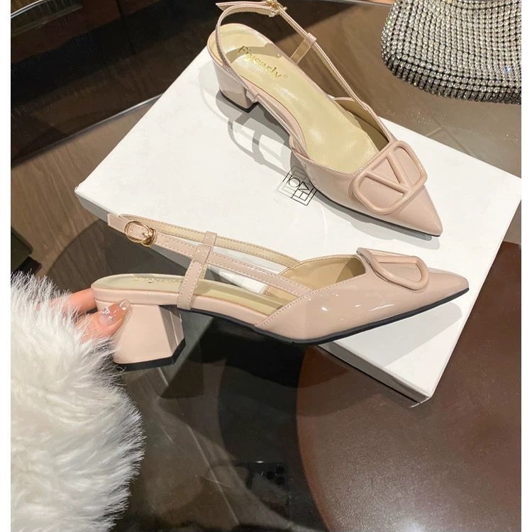 法式尖头V字扣外穿包头后空凉鞋女2025夏季新款气质粗跟高跟凉鞋