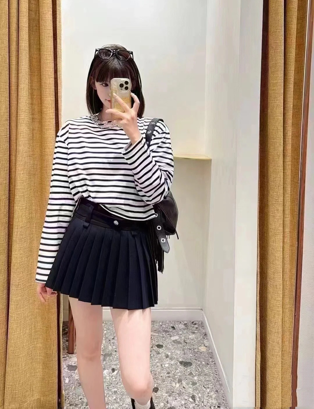 法国MJ25秋冬法式镶钻圆领黑白条纹短款长袖一粒扣T恤女