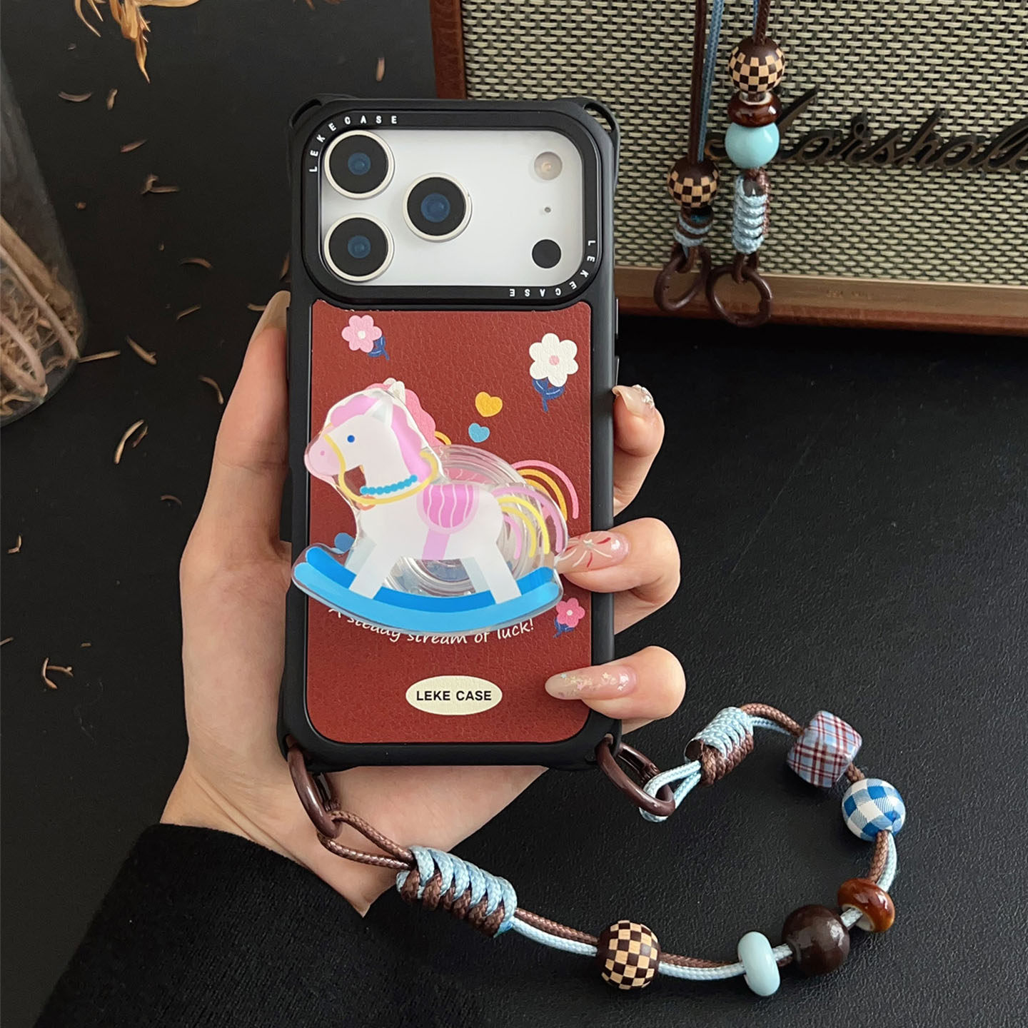 韩系花园小马~适用苹果17promax手机壳带挂绳16斜挎可背iphone15四角防摔小米13支架14懒人p80手提12手腕17