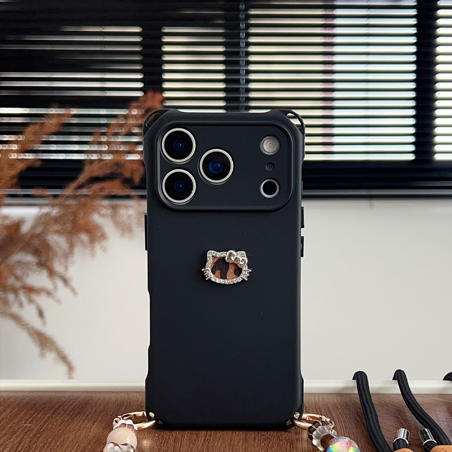 韩系豹纹小猫咪~适用苹果13手机壳带挂绳16手腕苹果17promax四角防摔p80链条15手提小米14懒人17挂链11串珠12