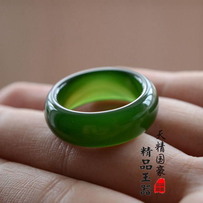 男士女款菠菜绿玉戒指