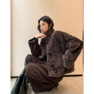 2025冬季 慵懒风牛角扣加厚毛毛立领短外套女 十三行新款