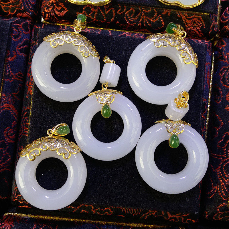 和田玉白玉吊坠玉环真金镶嵌玉环挂件碧玉钻时尚阔气彰显高雅身份