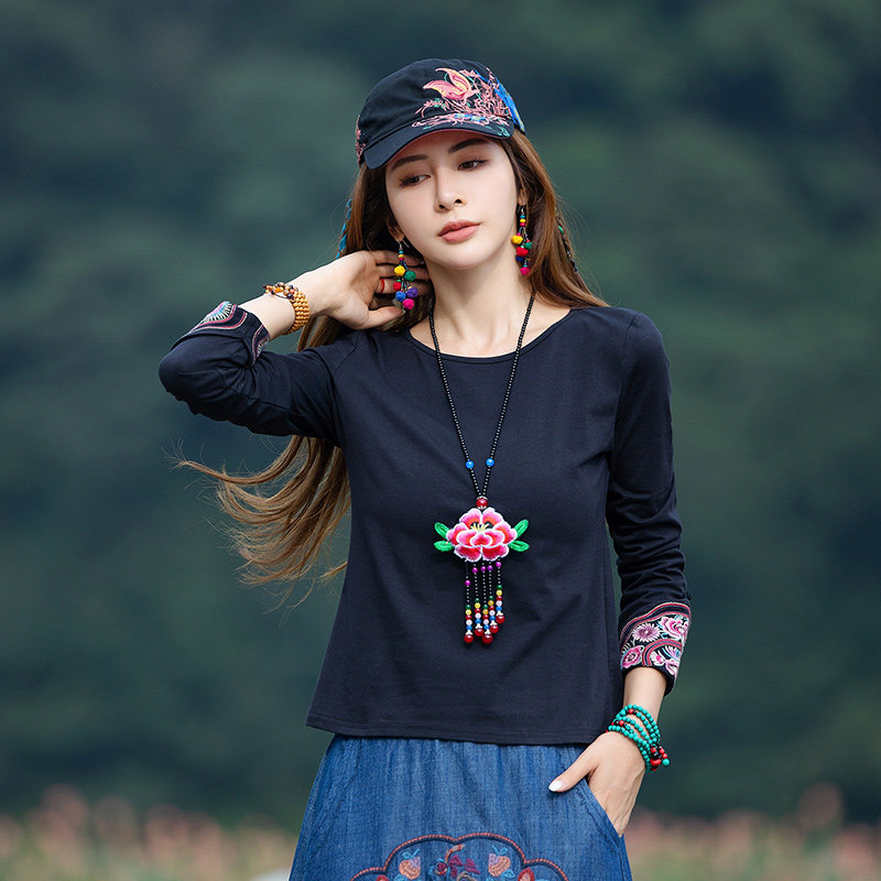 包邮 民族风特色复古秋装上衣 圆领简约打底衫 长袖袖口刺绣女T恤