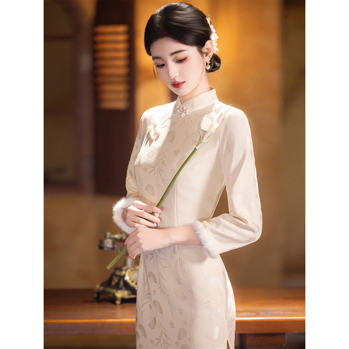 改良旗袍冬装2025新款新中式长袖气质高端秋冬厚款白色民国风冬季