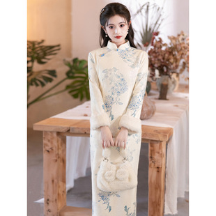 冬季旗袍冬装加绒加厚保暖复古日常青花瓷女新中式国风连衣裙白色