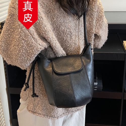 香港品牌真皮时尚百搭水桶包