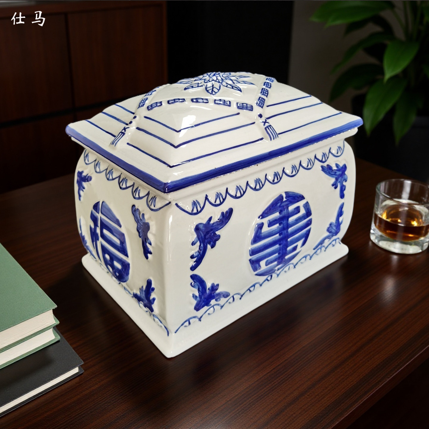 景德镇青花高温陶瓷骨灰盒