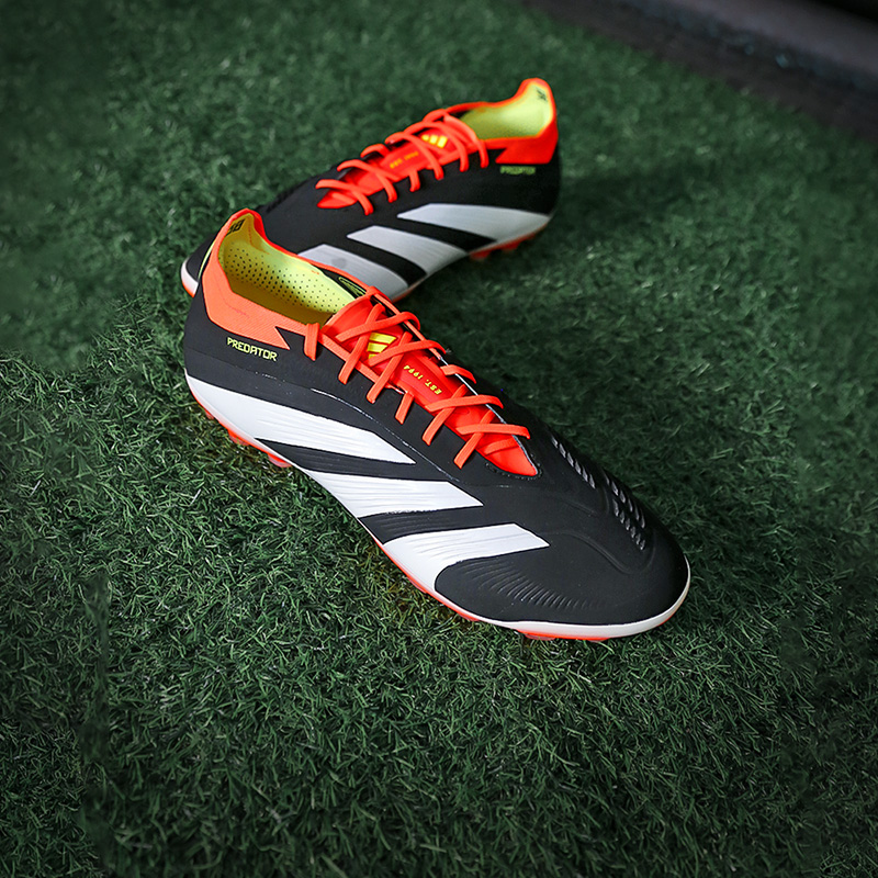 ADIDAS阿迪达斯短钉成人足球鞋