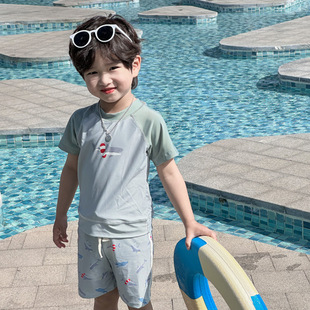 幼儿童游泳衣2026新款男童可爱鲨鱼分体泳装男孩宝宝沙滩玩水套装