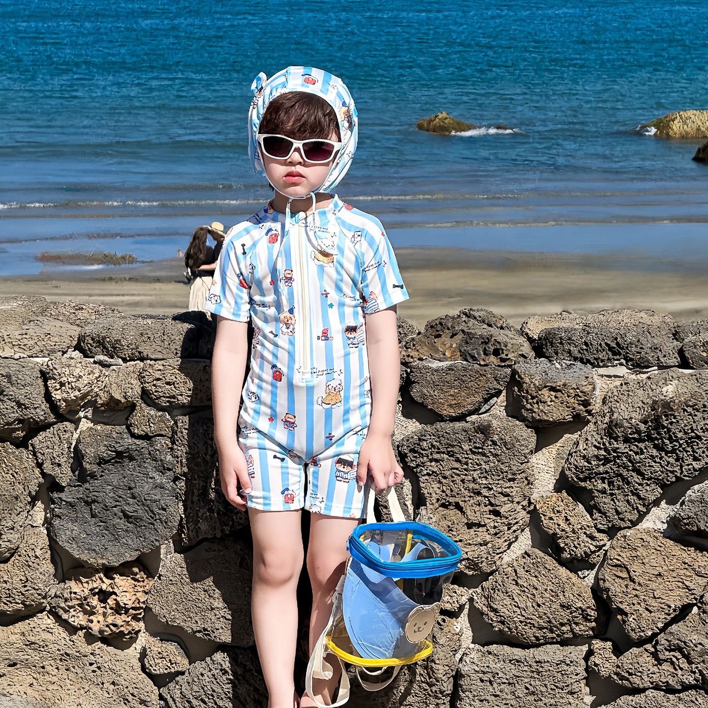 男童连体泳衣新款儿童卡通专业训练游泳衣小男孩宝宝海边度假泳装